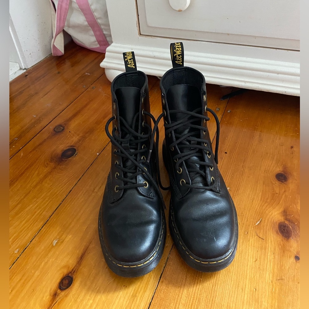 DOC MARTENS
